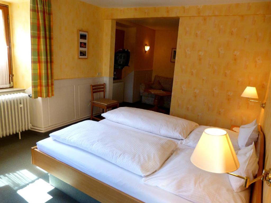 Pension Loeffelschmiede Lenzkirch Ruang foto